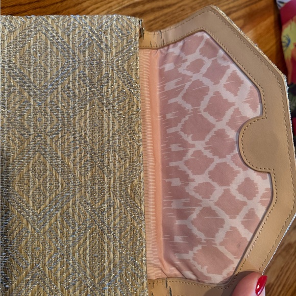 Clutch - Picture 2 of 6